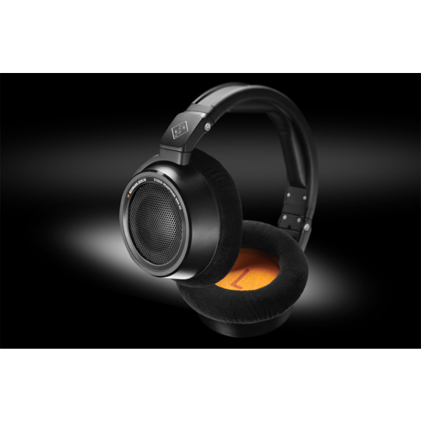 NDH-30-Black-Edition-Macro-6_Neumann-Headphone_G