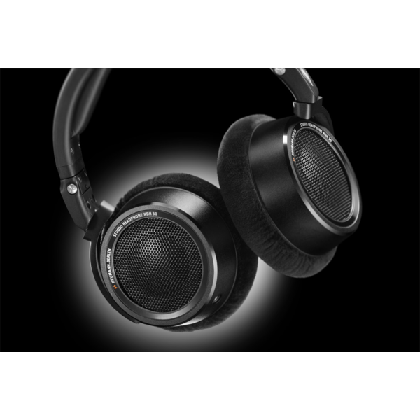 NDH-30-Black-Edition-Macro-5_Neumann-Headphone_G