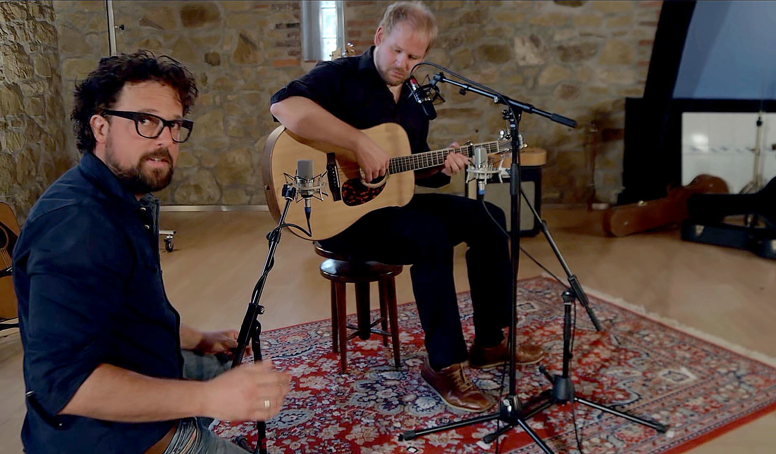 Different Microphone Positions For Acoustic Guitar