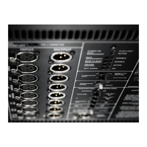 KH_870x1_desktop_KH-870-Macro2_Neumann-Studio-Subwoofer_G