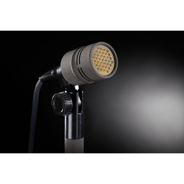 KK_133_+_KM_Ax1_desktop_KM-A-D-Macro-05_Neumann-Miniature-Microphone-System_G