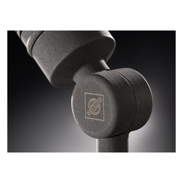KK_143_+_KM_Ax1_desktop_KM-A-D-Macro-06_Neumann-Miniature-Microphone-System_G