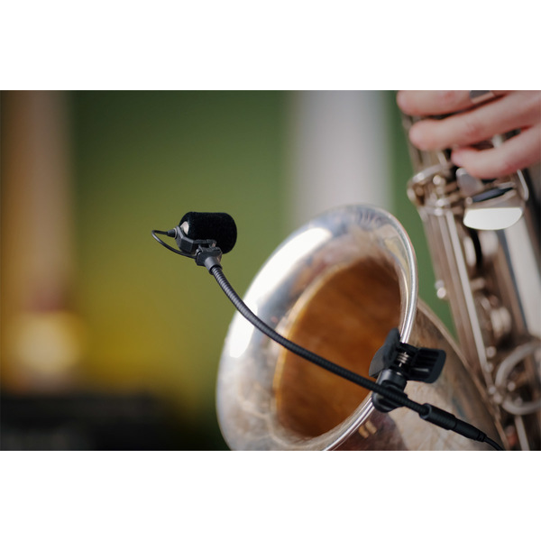 MC_6x1_desktop_MCM-MC-6-Saxophone-Close_Neumann-Miniature-Clip-Mic-System_G