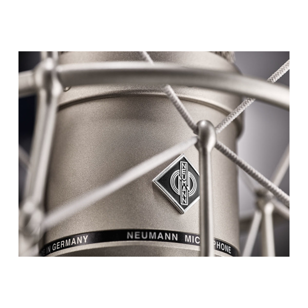 M_147_Tubex1_desktop_M-147-Tube-Macro-1_Neumann-Studio-Tube-Microphone_G