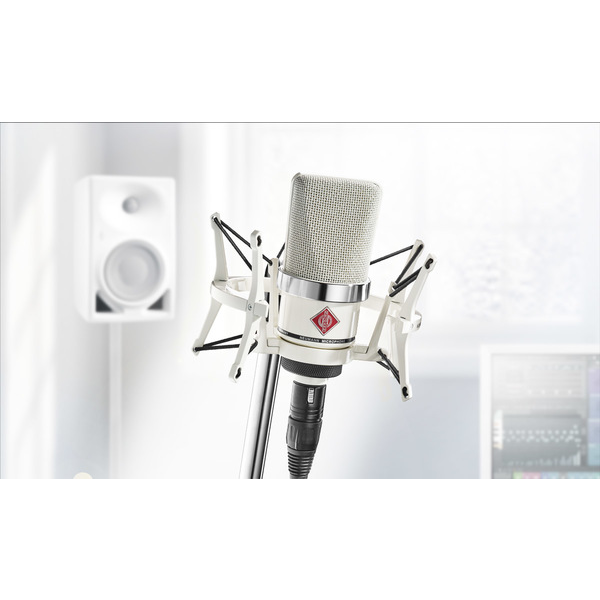 TLM_102_White_Editionx1_desktop_TLM-102-White-Edition-with-EA-Room_Neumann-Studio-Microphone_G
