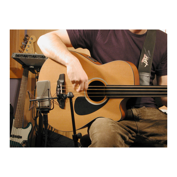 TLM_103x1_desktop_TLM-103-Acoustik-Bass-Frontal_G