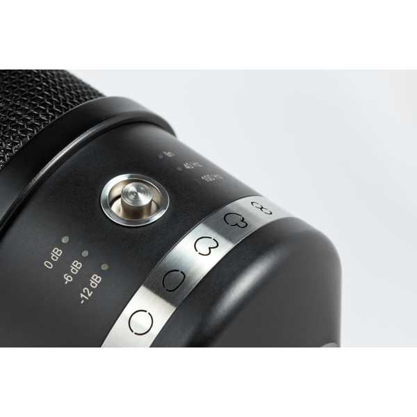 TLM_107x1_desktop_TLM-107-bk-SwitchLEDs-Tilted_Neumann-Studio-Microphone_G
