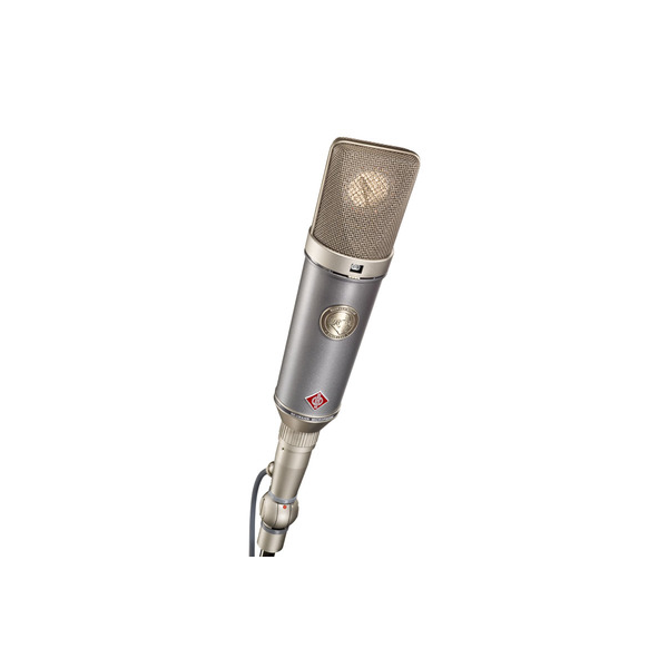 TLM_67x1_desktop_TLM-67-with-IC_4_Neumann-Studio-Microphone_G