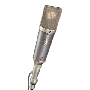 TLM_67x1_desktop_TLM-67-with-IC_4_Neumann-Studio-Microphone_G