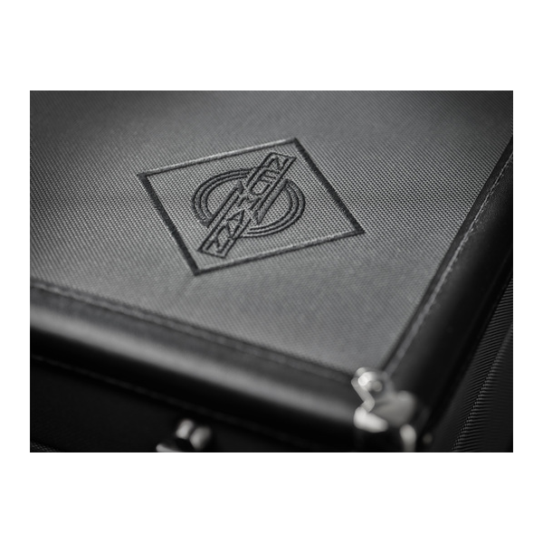 U_67_Setx1_desktop_U-67-Case-Macro2_Neumann-Studio-Tube-Microphone_G