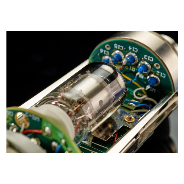 U_67_Setx1_desktop_U-67-Inside3_Neumann-Studio-Tube-Microphone_G