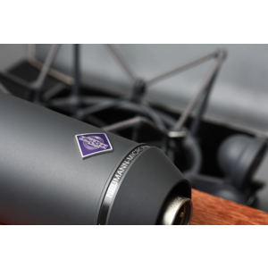 U_87_Aix1_desktop_U-87-Ai-mt-StudioSet_Neumann-Studio-Microphone_G