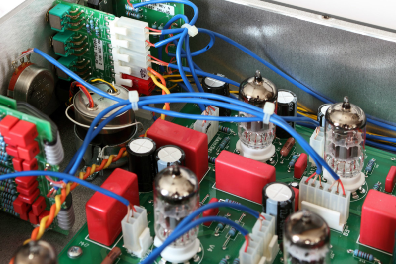 An all-tube preamp modelled after a legendary design from the 50s