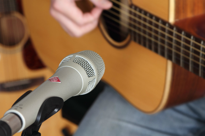With a high quality stage microphone like the Neumann KMS 105 you can record vocals and instruments.