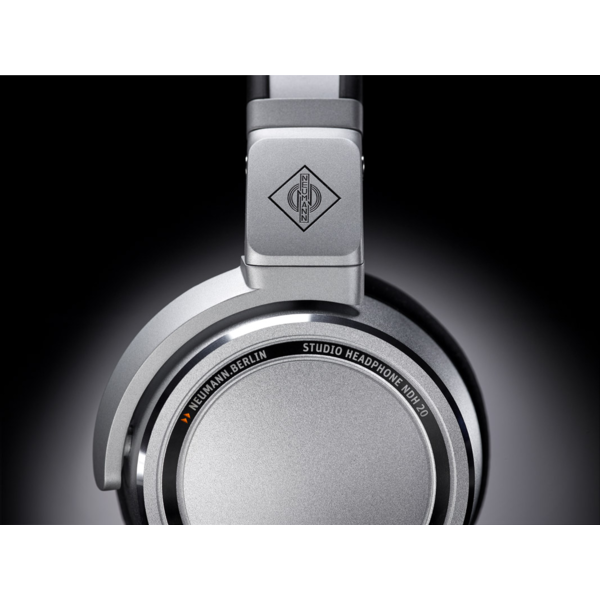 NDH-20-Macro-6_Neumann-Headphone_G