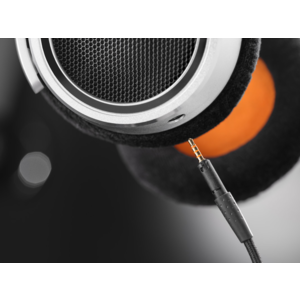 NDH-30-Macro-09_Neumann-Headphone_G