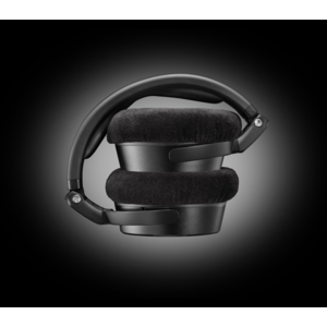 NDH-30-Black-Edition-Folded_Neumann-Headphone_G