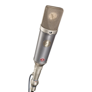 TLM-67-with-IC_4_Neumann-Studio-Microphone_G