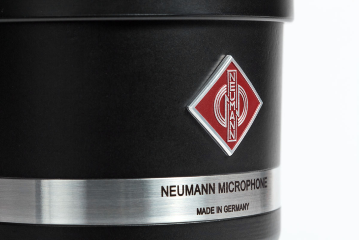 TLM-107-bk-Logo_Neumann-Studio-Microphone_G