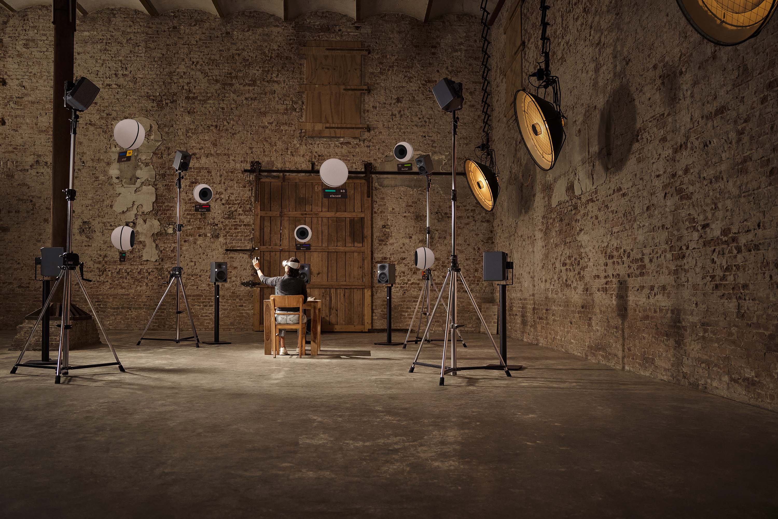 Neumann_VIS_Image_back2