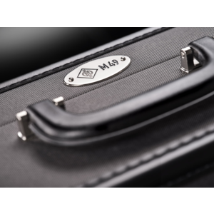 M-49-V-Case-Macro1_Neumann-Studio-Tube-Microphone_G